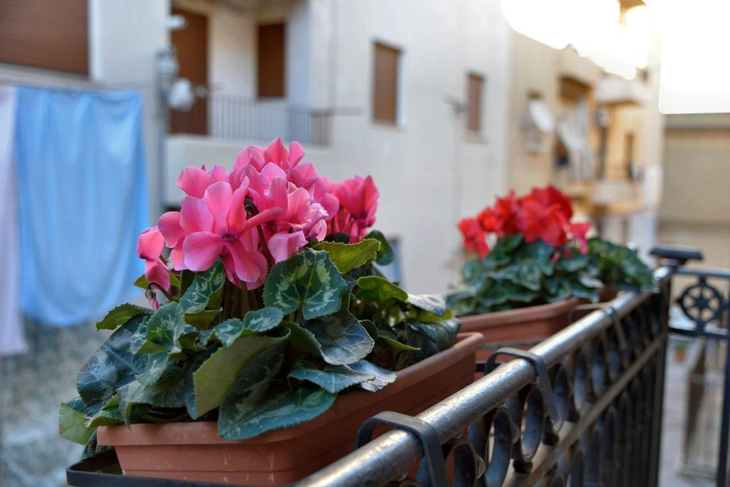 Real Teatro Umberto I Bed & Breakfast Palermo Luaran gambar