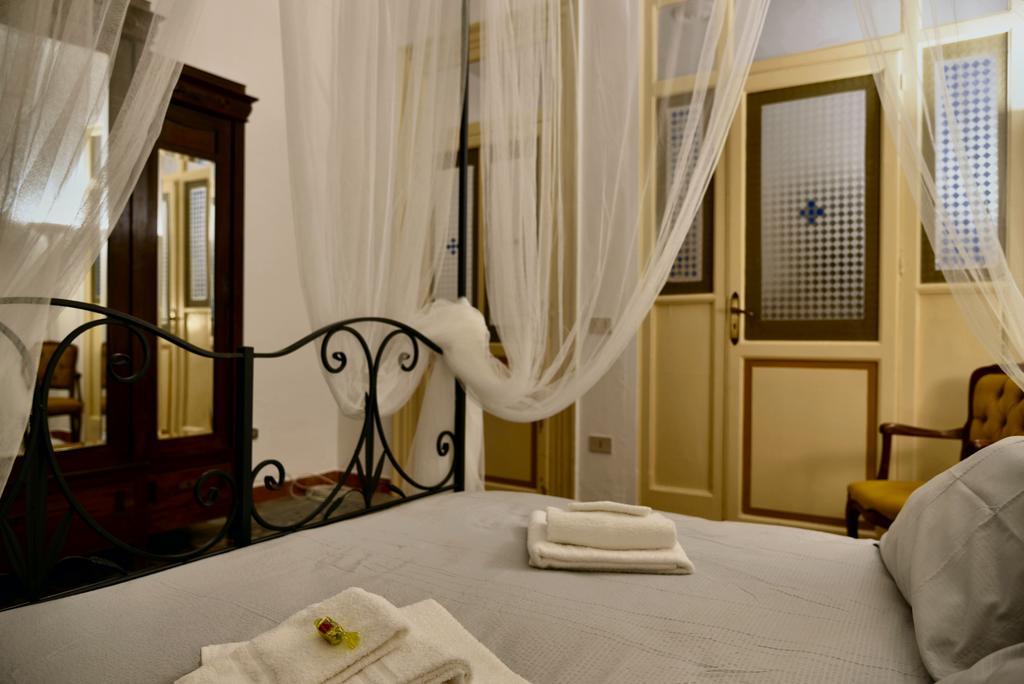 Real Teatro Umberto I Bed & Breakfast Palermo Luaran gambar
