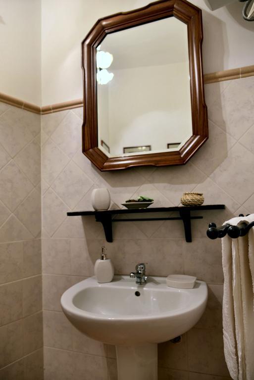 Real Teatro Umberto I Bed & Breakfast Palermo Luaran gambar
