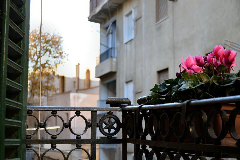 Real Teatro Umberto I Bed & Breakfast Palermo Luaran gambar