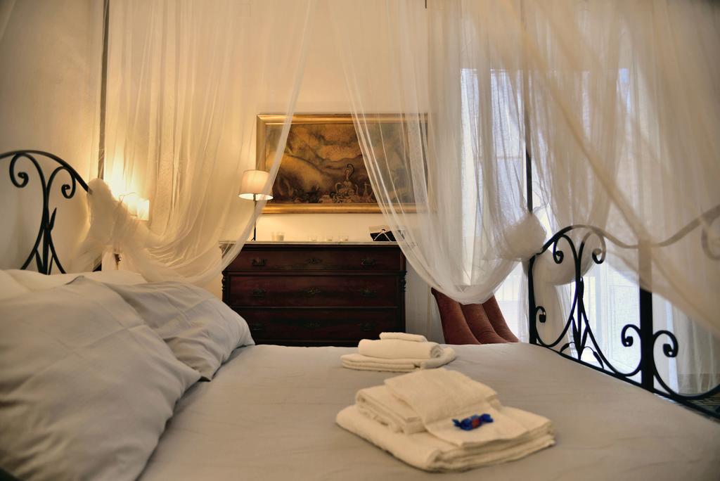 Real Teatro Umberto I Bed & Breakfast Palermo Luaran gambar