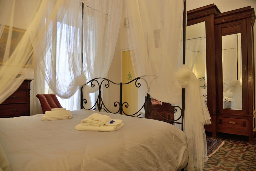 Real Teatro Umberto I Bed & Breakfast Palermo Luaran gambar