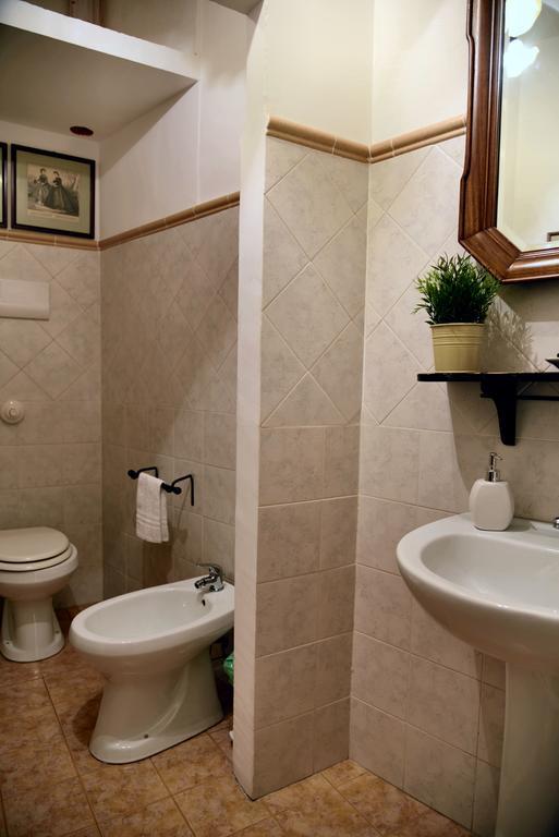 Real Teatro Umberto I Bed & Breakfast Palermo Luaran gambar
